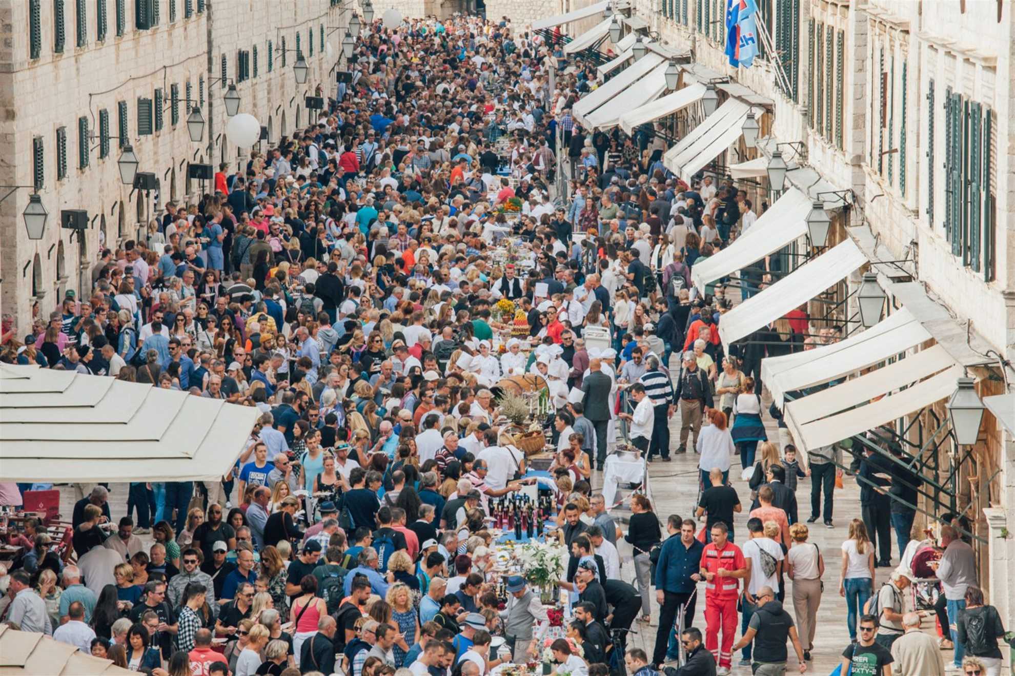 Dubrovnik Tisch in der Stradun Street 2017