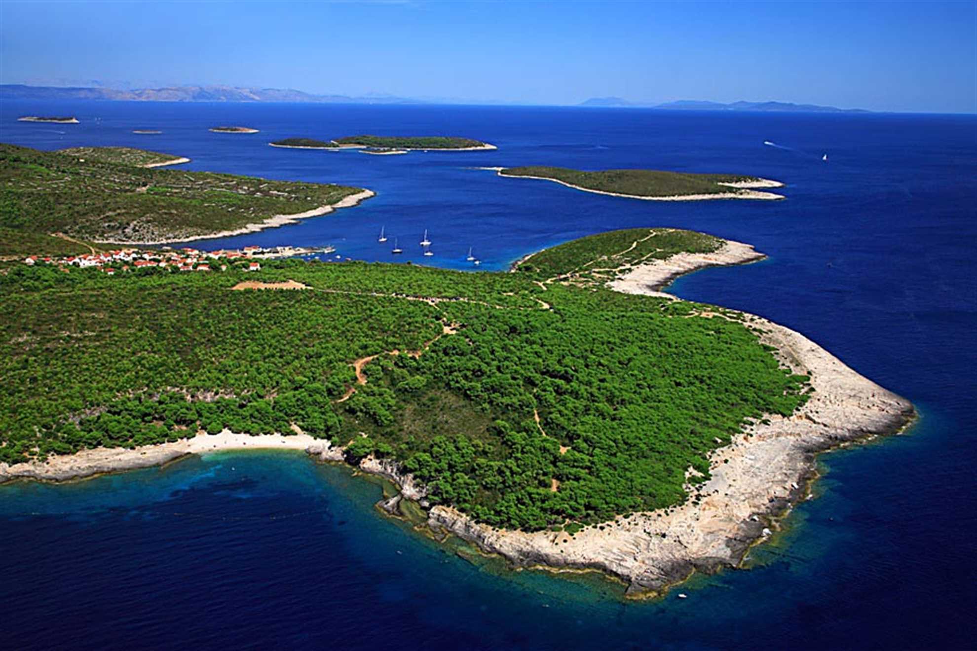 Island of Vis i Kroatia