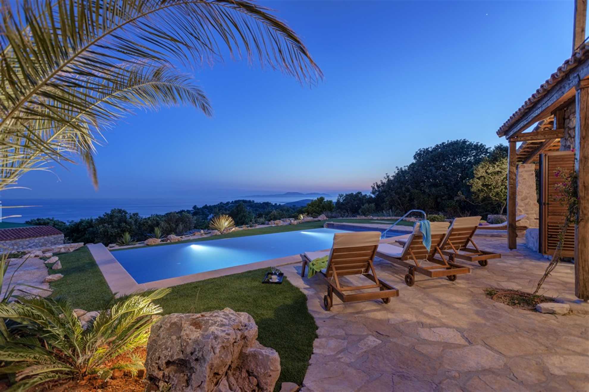 Luxury Villa Sea Seeker in Hvar, Infinity Pool with Sea View