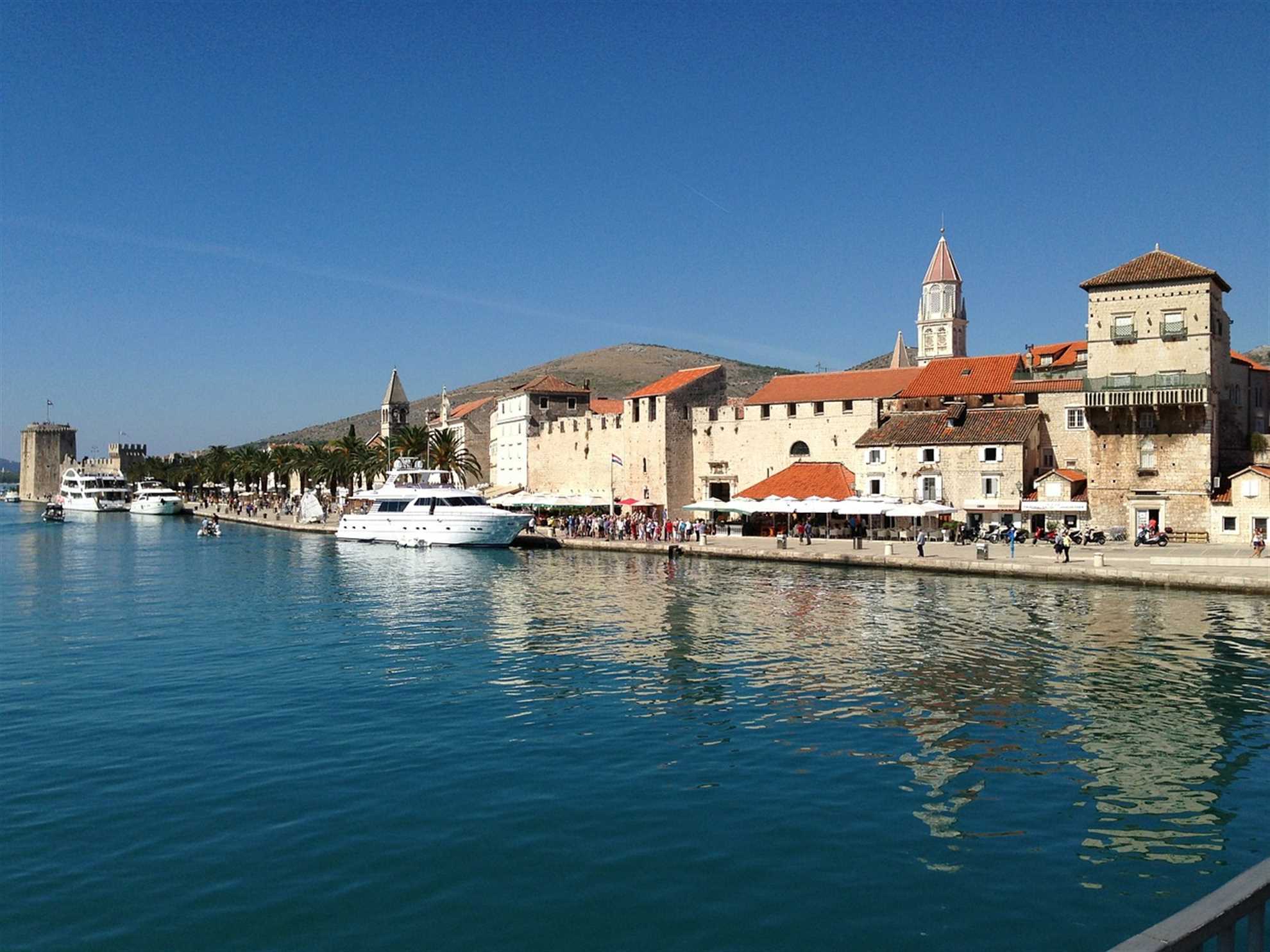 Trogir strandpromenade