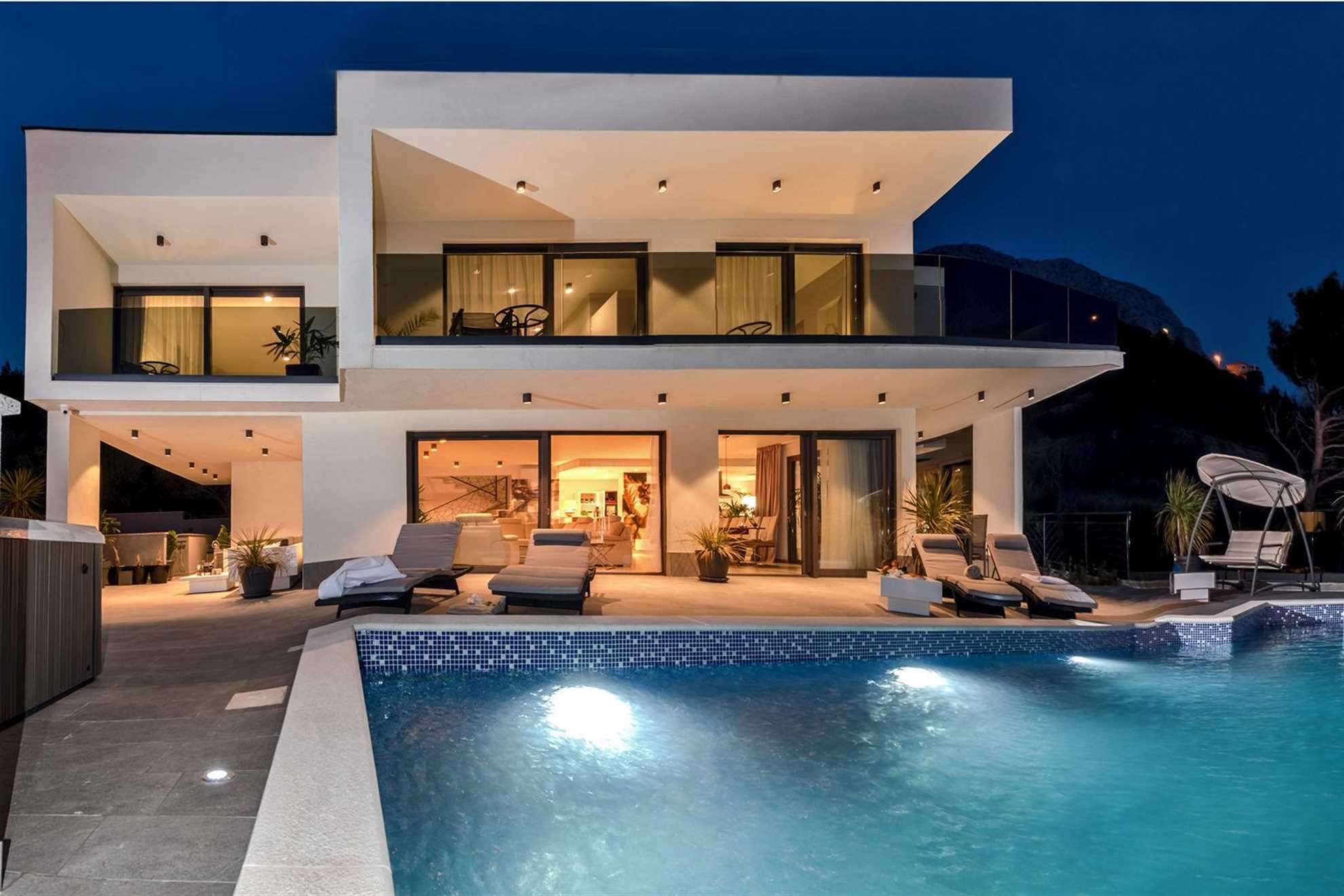 Luxury Villa Small Paradise with Swimming Pool, Split Riviera, Croatia