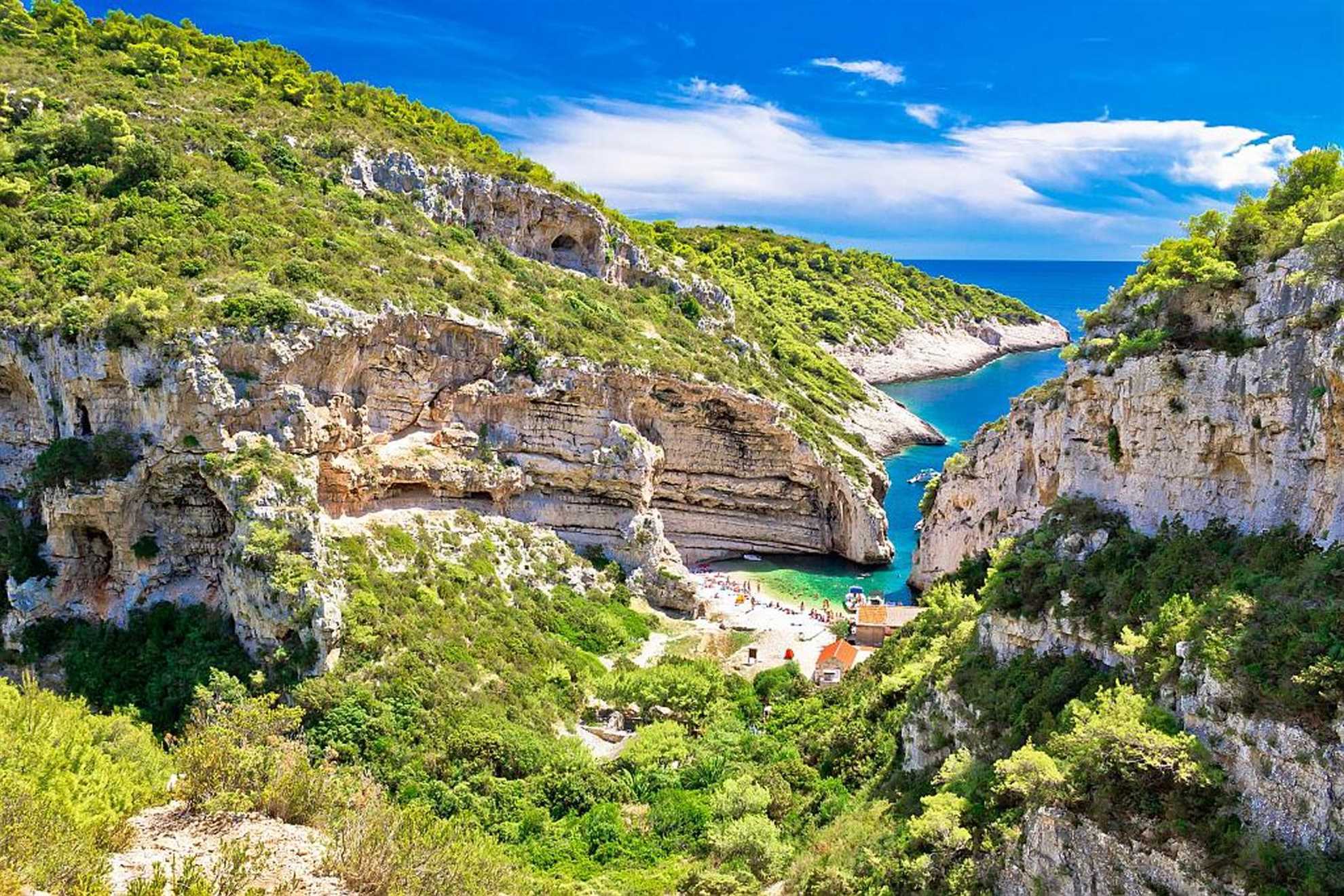 Uvala Mala Stiniva, Vis, Hrvatska