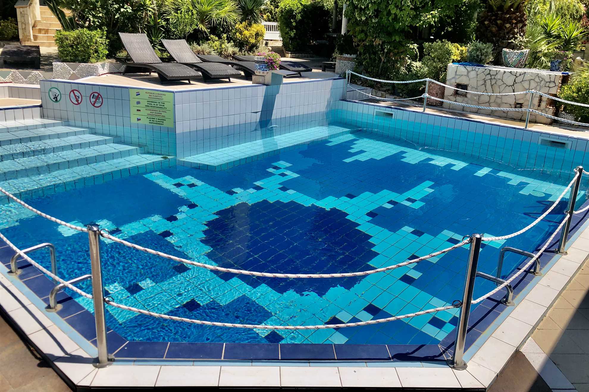 Apartment Estrellas 3 with swimming pool