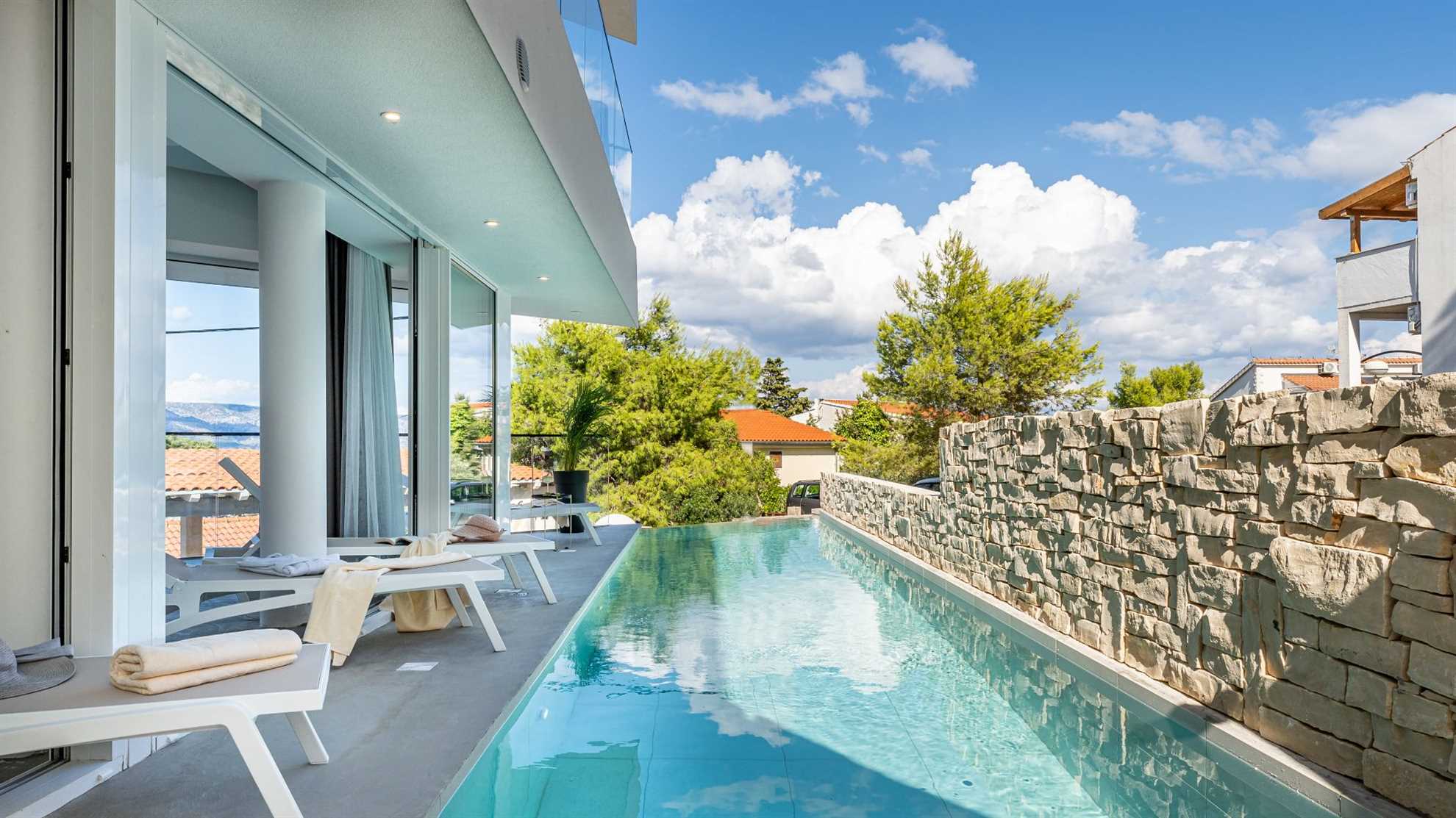 New! Luxury Villa Prestige