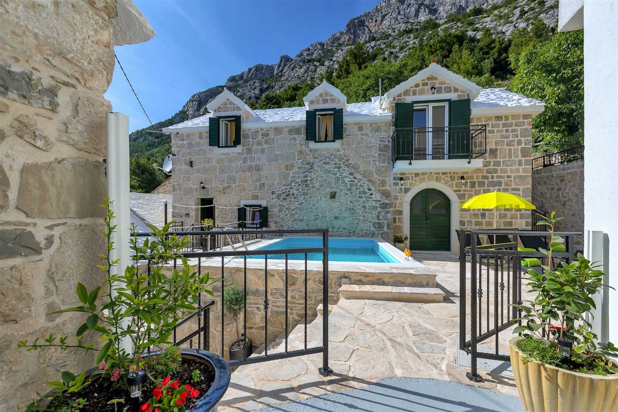 Authentic Stone Villa Topola